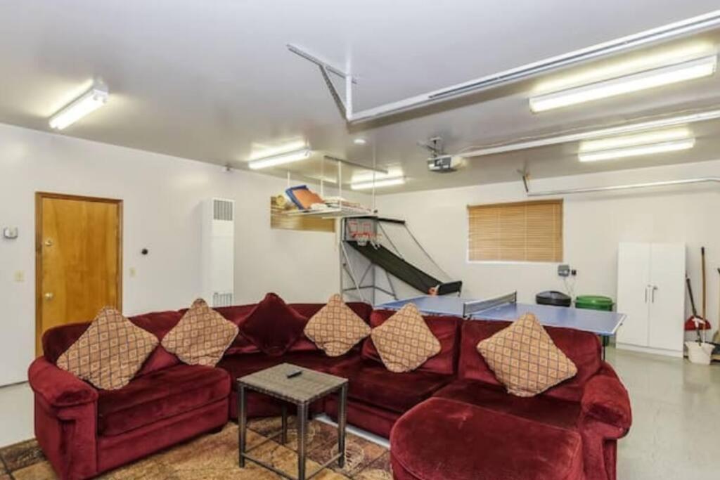 Custom Single Story Cabin With Jacuzzi Pool Table & Big Game Room With Arcade Games Big Bear Lake Kültér fotó