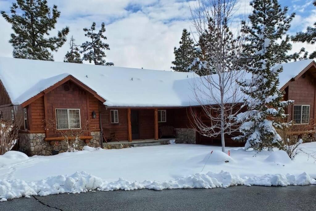 Custom Single Story Cabin With Jacuzzi Pool Table & Big Game Room With Arcade Games Big Bear Lake Kültér fotó