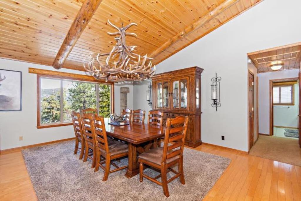 Custom Single Story Cabin With Jacuzzi Pool Table & Big Game Room With Arcade Games Big Bear Lake Kültér fotó